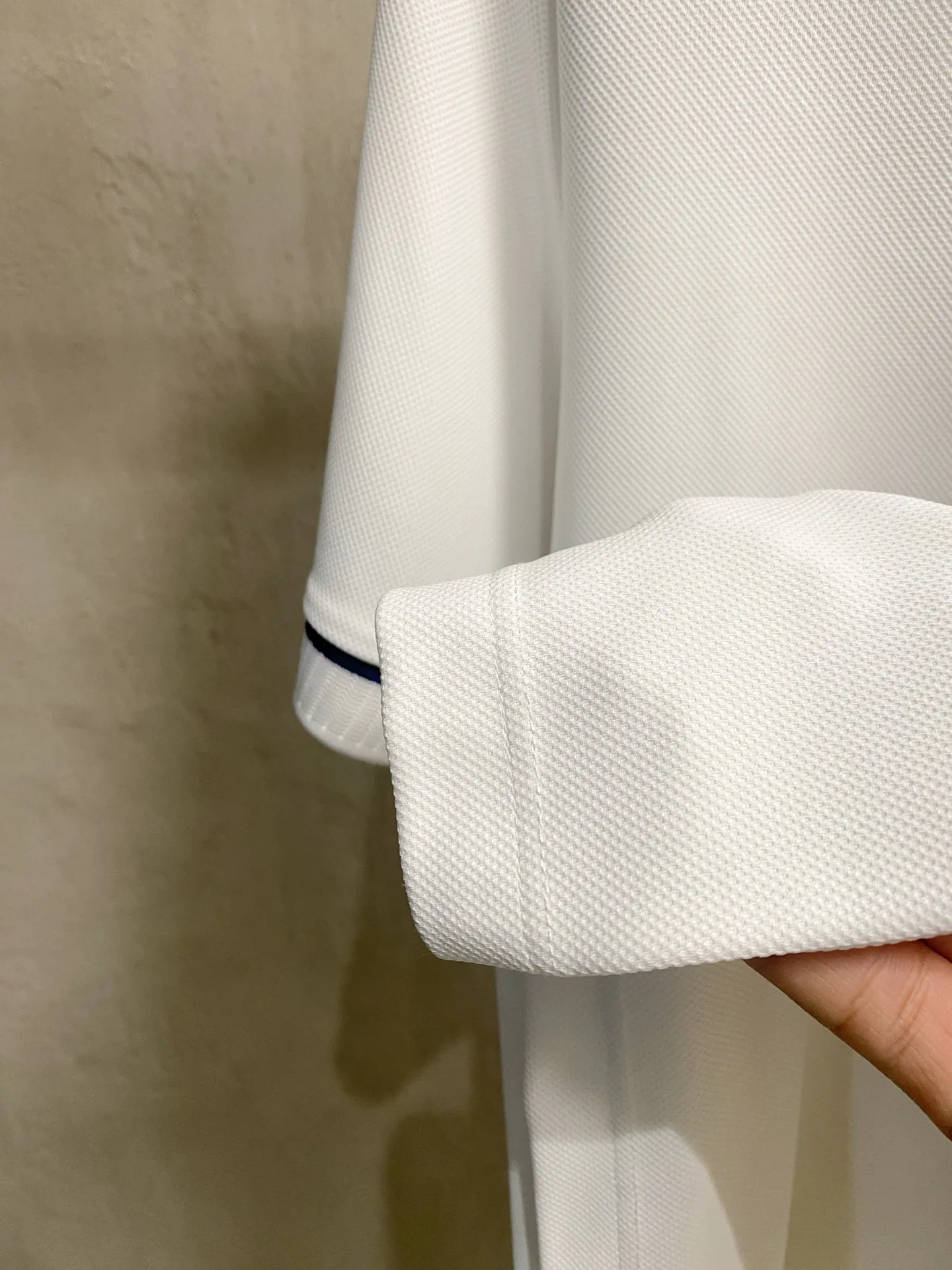 , LP highly recommends! Spring and summer new products are on sale at the counter. Fashionable Premium Men's Polo - Logo on the chest, personalized and fashionable/Imported top-notch high-density mercerized pearls, extremely skin-friendly and comfortable. It feels very delicate, has a good texture, is cool and breathable, and is overall a very good product. It can be worn alone without any problem. Size M-4Xl